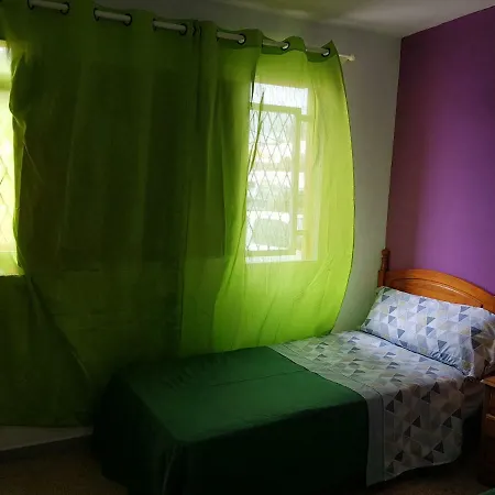 Las Llaves Homestay *